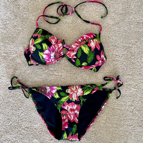 Black poppy floral bikini set - Picture 2 of 6